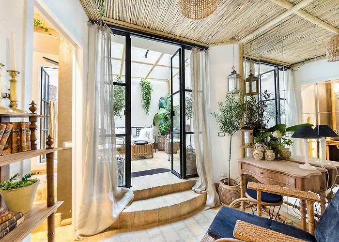 Trastevere Gem Cozy Light-Filled Retreat